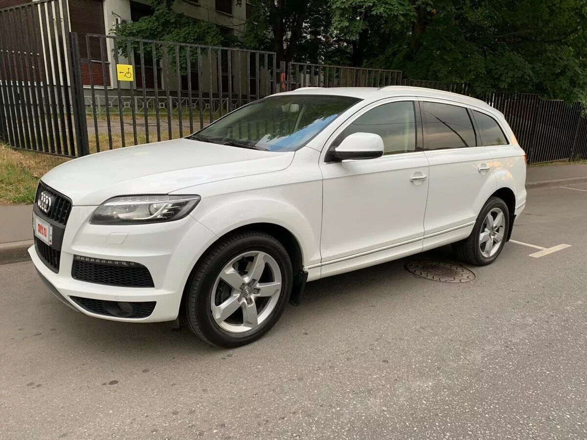 Ауди ку7 дизель 3. Audi q7 2010. Audi q7 белая. Audi q7 2007 белая. Ауди q7 2014 белый.