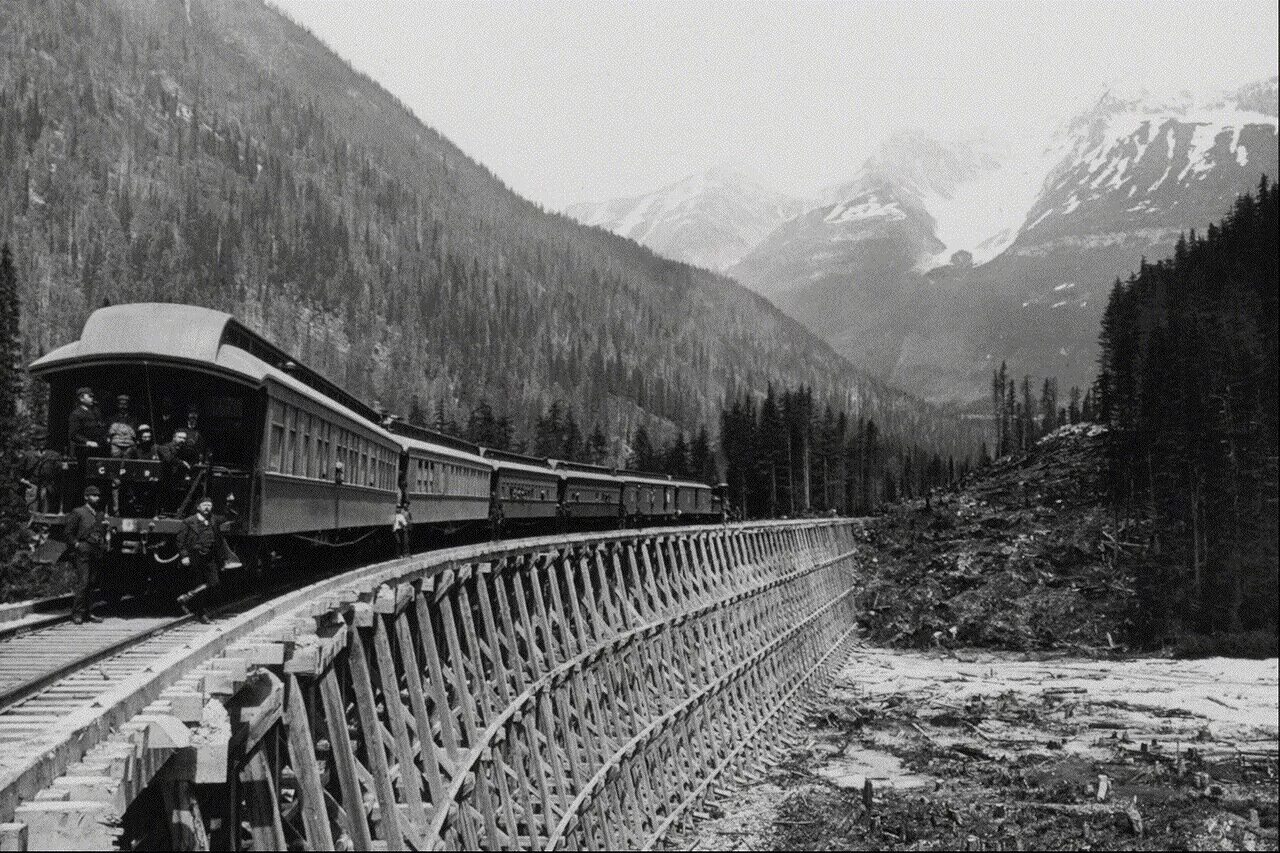 Известные железные дороги. Железные дороги 19 века США. Железная дорога в горах. Железная дорога Канады. ЖД пути старинные.