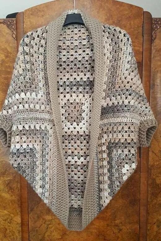 Накидка квадрат. Кардиган кокон крючком Crochet Cocoon Cardigan. Кардиган кокон Бабушкин квадрат. Жилет Cocoon_Vest. Шраг Бабушкин квадрат.