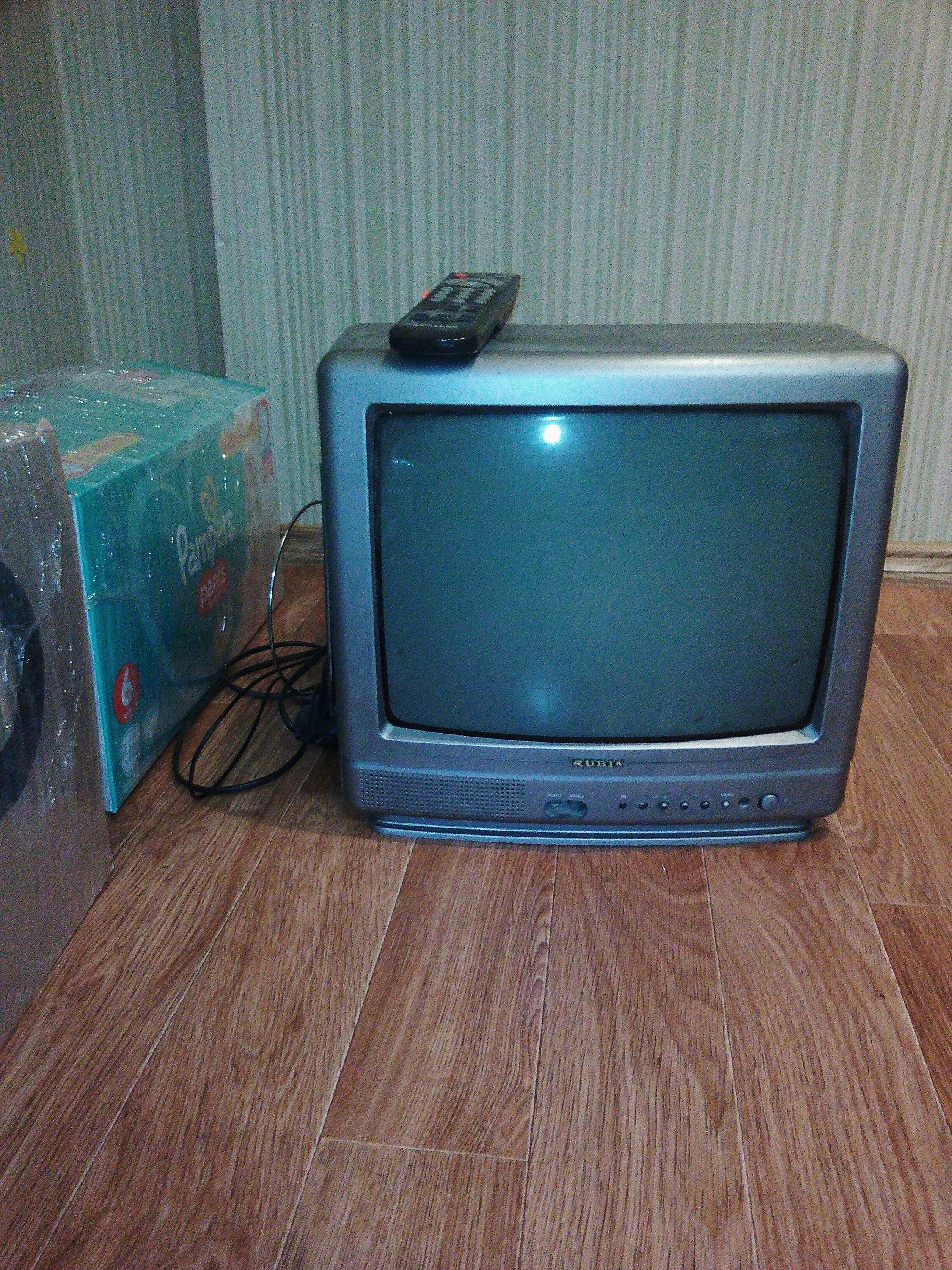 Авито куплю маленький телевизор. CK-5081zr ламповый телевизор. GOLDSTAR ламповый телевизор разъёмы. Маленький ламповый телевизор. Ламповый мини телевизор.