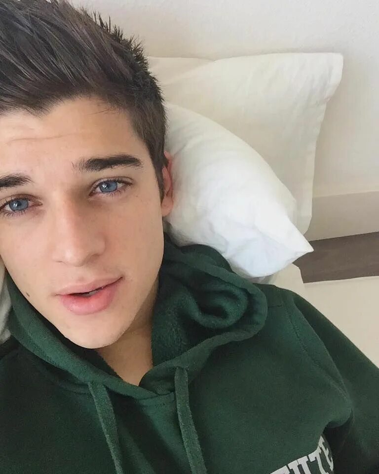 Красивые мальчики домашнее. Sean o'Donnell 16 лет. Sean o Donnell 15 лет. Sean o Donnell 20 лет. Селфи парня.