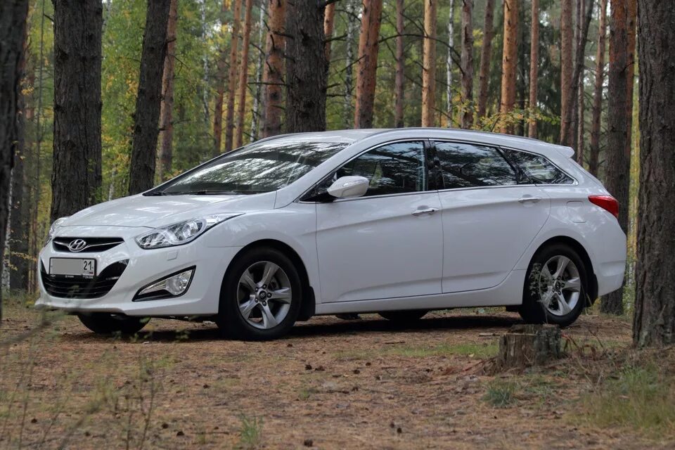 Купить ай 40 с пробегом. Hyundai i40 универсал. Хендай ай 40 универсал. Hyundai i40 2013 универсал. Hyundai i40 2015 универсал.