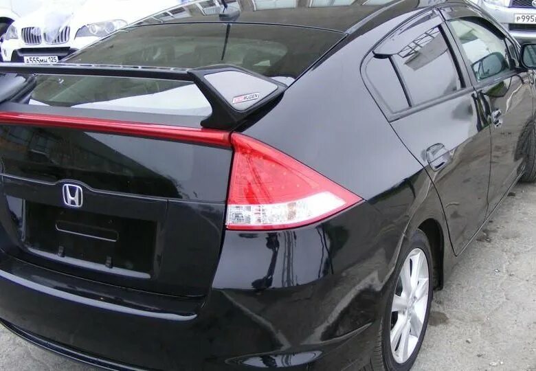 Инсайт цена. Спойлер Honda Insight 2009. Спойлер Mugen Honda Insight. Спойлер Хонда Инсайт 2009. Спойлер Mugen на Хонда Инсайт.