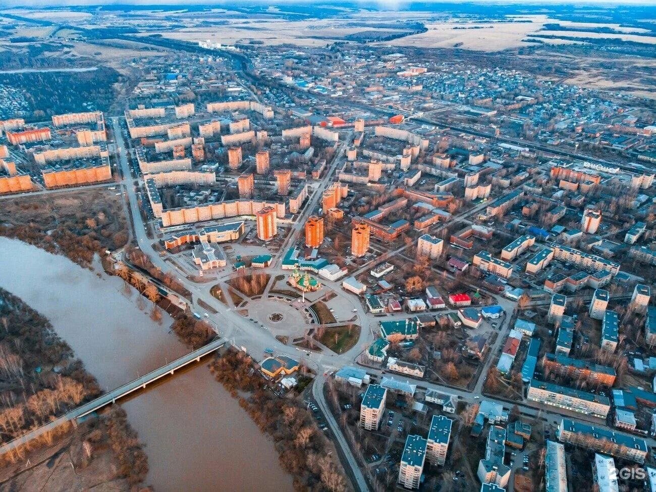 Глазов найдено. Город глазов удмуртская республика. глазов площадь. город глазов с высоты птичьего полета. площадь город глазов.