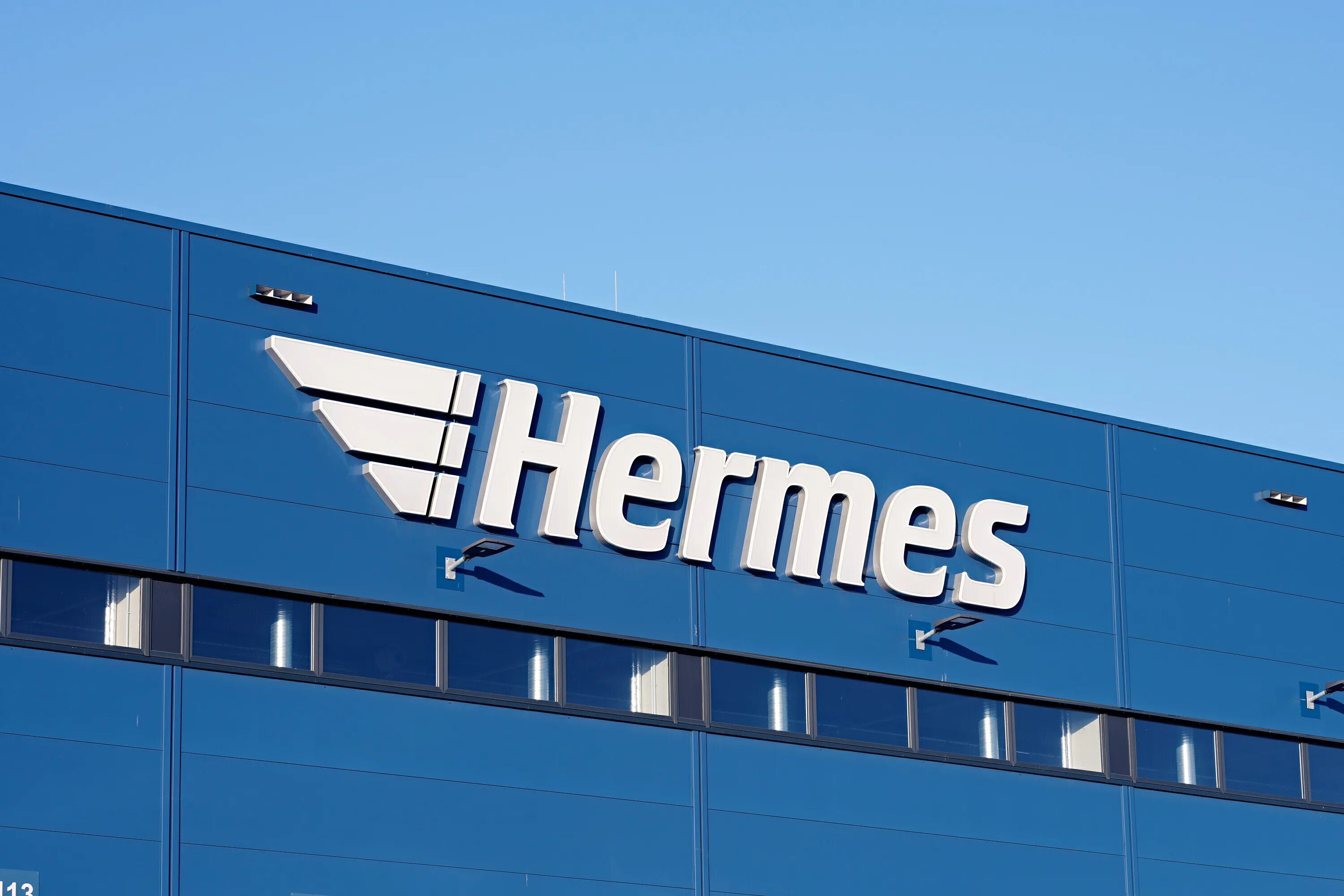 Hermes Germany GMBH. Hermes Logistik. Штаб квартира Hermes. Логотип Гермес фото.