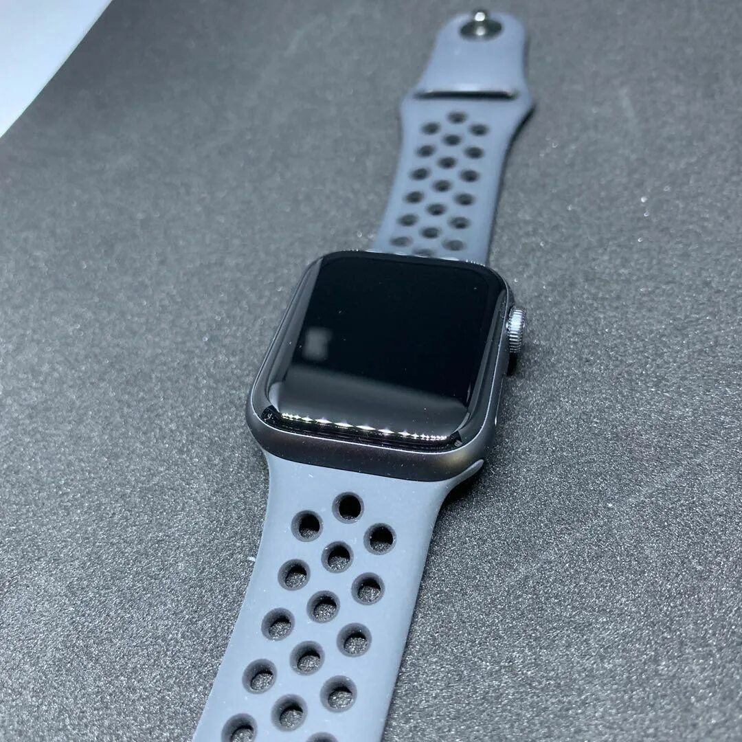 Часы эпл 40мм. Apple watch se 40mm nike silver. apple watch series se 40mm. часы apple watch se 40mm. apple watch se 40mm gray.