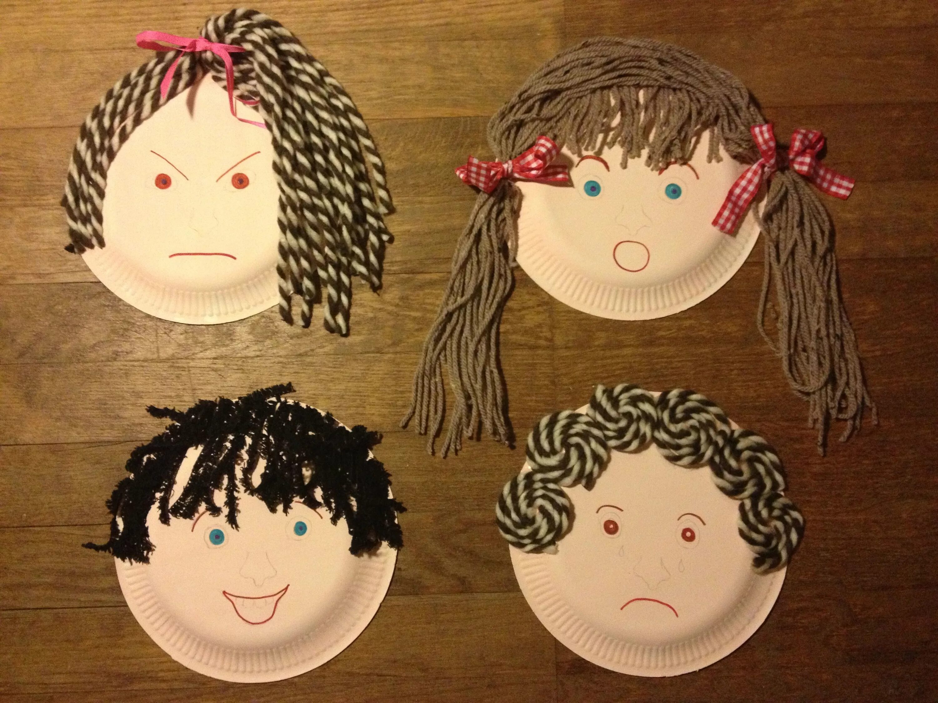 Лицо ребенка из бумаги. Аппликации для детей. Волосы из бумаги для поделок для детей. Лицо аппликация для детей. Объемный портрет из бумаги.