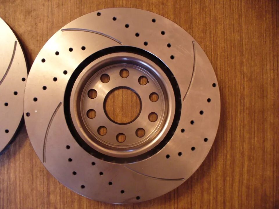 Тормозные диски рейтинг 2023. Alfa Romeo 166,тормозные диски передние. Тормозные диски Alfa Romeo 6х139. Тормозной диск Alfa Romeo 147. Тормозные диски Alfa Romeo 116002621504.