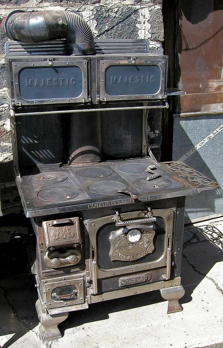 Cast iron stove печь. Печь металл. Печь маэстро чугунная. "буржуйка-2" с 2 конфоркой. Дровяная чугунная плита.