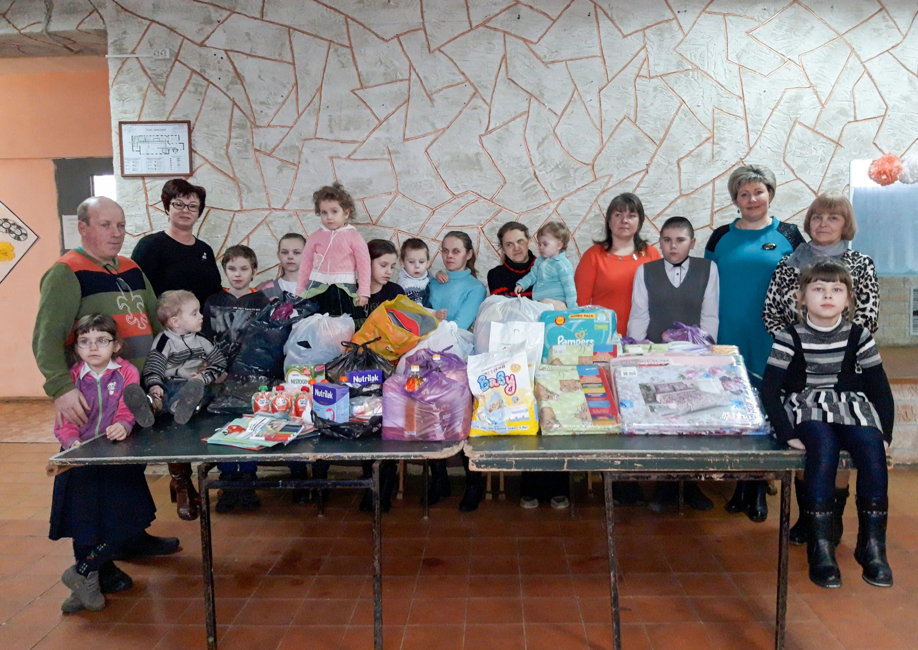 Благотворительная помощь в русском селе. Волонтерство в доме престарелых. Население деревни. Фонд поддержки малоимущим семьям. Выпускной 2009 село мамоновка воронежской области фото галя.