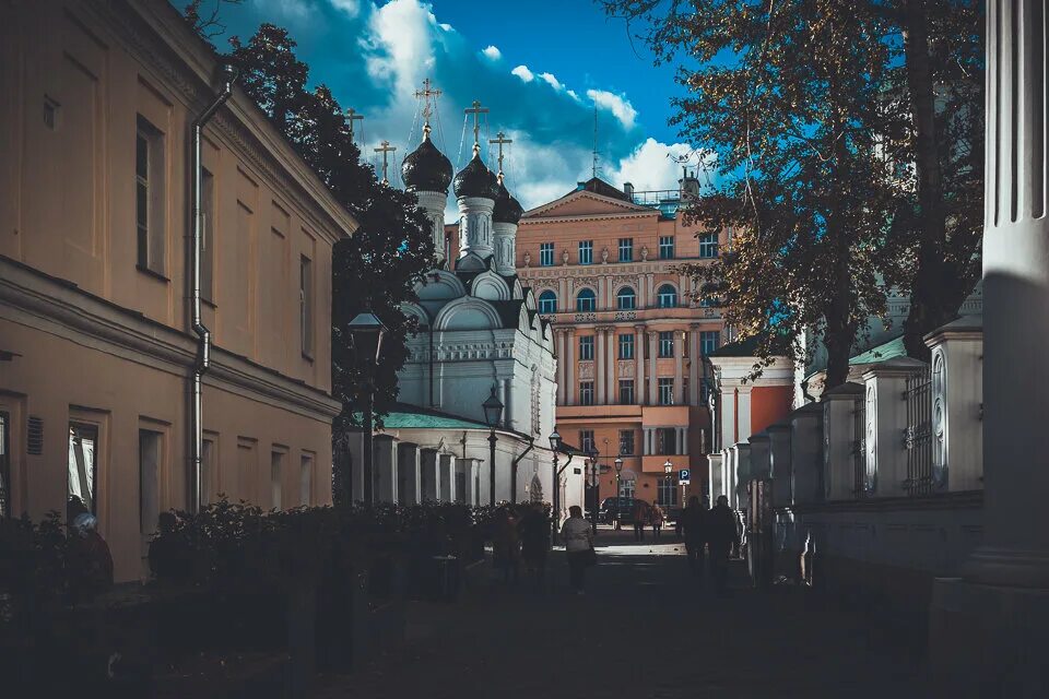 Черниговский переулок в Москве. Колокольня в Черниговском переулке. Черниговский переулок 14.