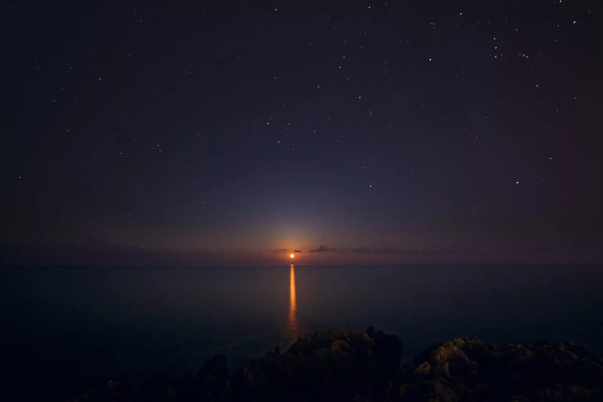 Ночью небо ближе. Звездное небо. ночное море. звезда с неба. ночное небо со звездами.