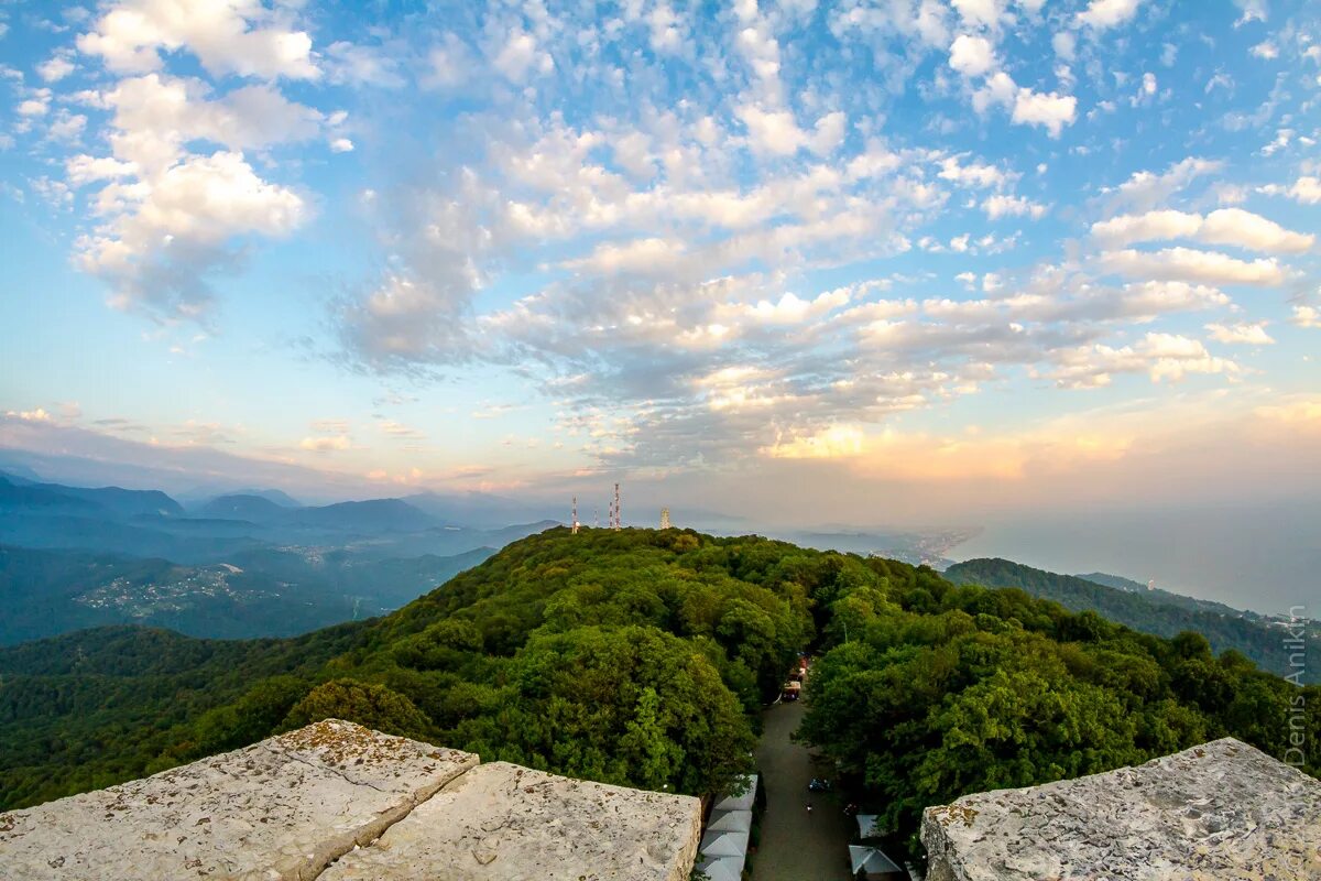 Гор ахун. Гор ахун. Смотровая башня на горе ахун сочи. Смотровая башня ахун сочи. Гора в сочи ахун смотровая площадка.