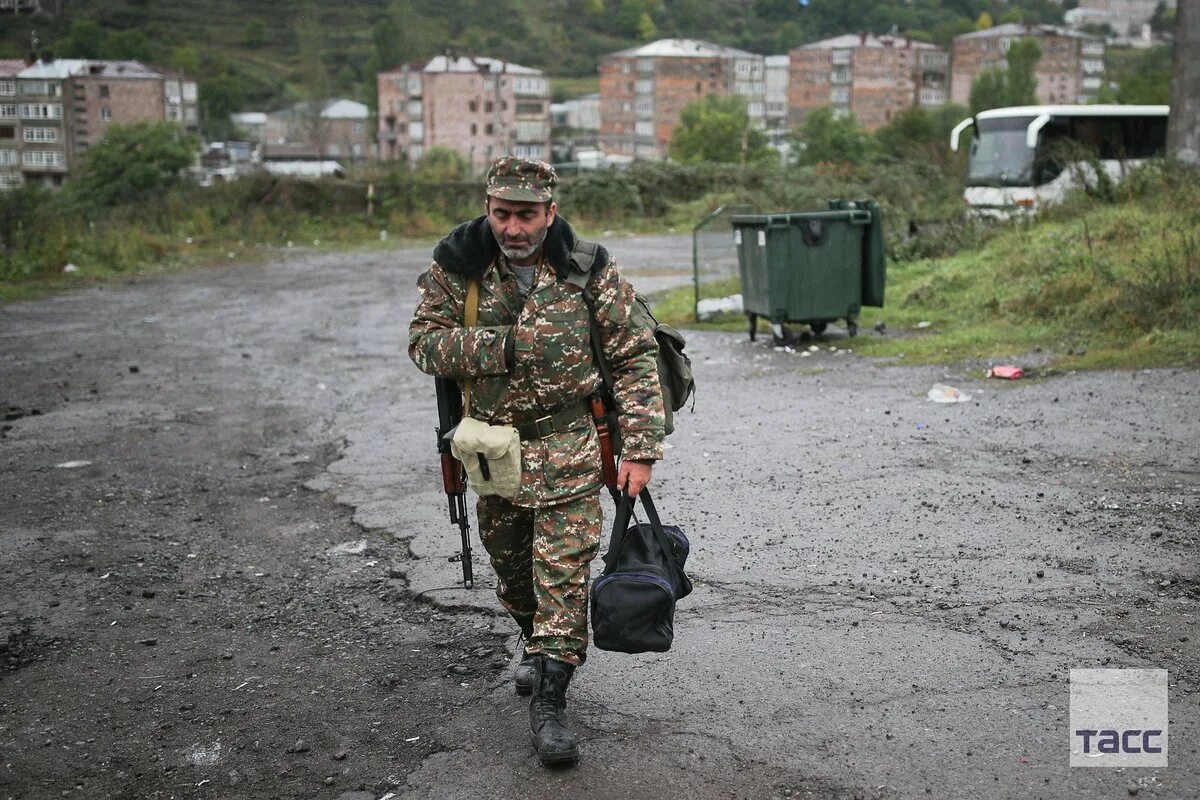 Ответ россии армении. Россия Армения солдаты 102. Россия Армения солдаты 102 фото. Россия Армения солдаты 102 Гюмри. Россия Армения солдаты 102 Гюрмен.