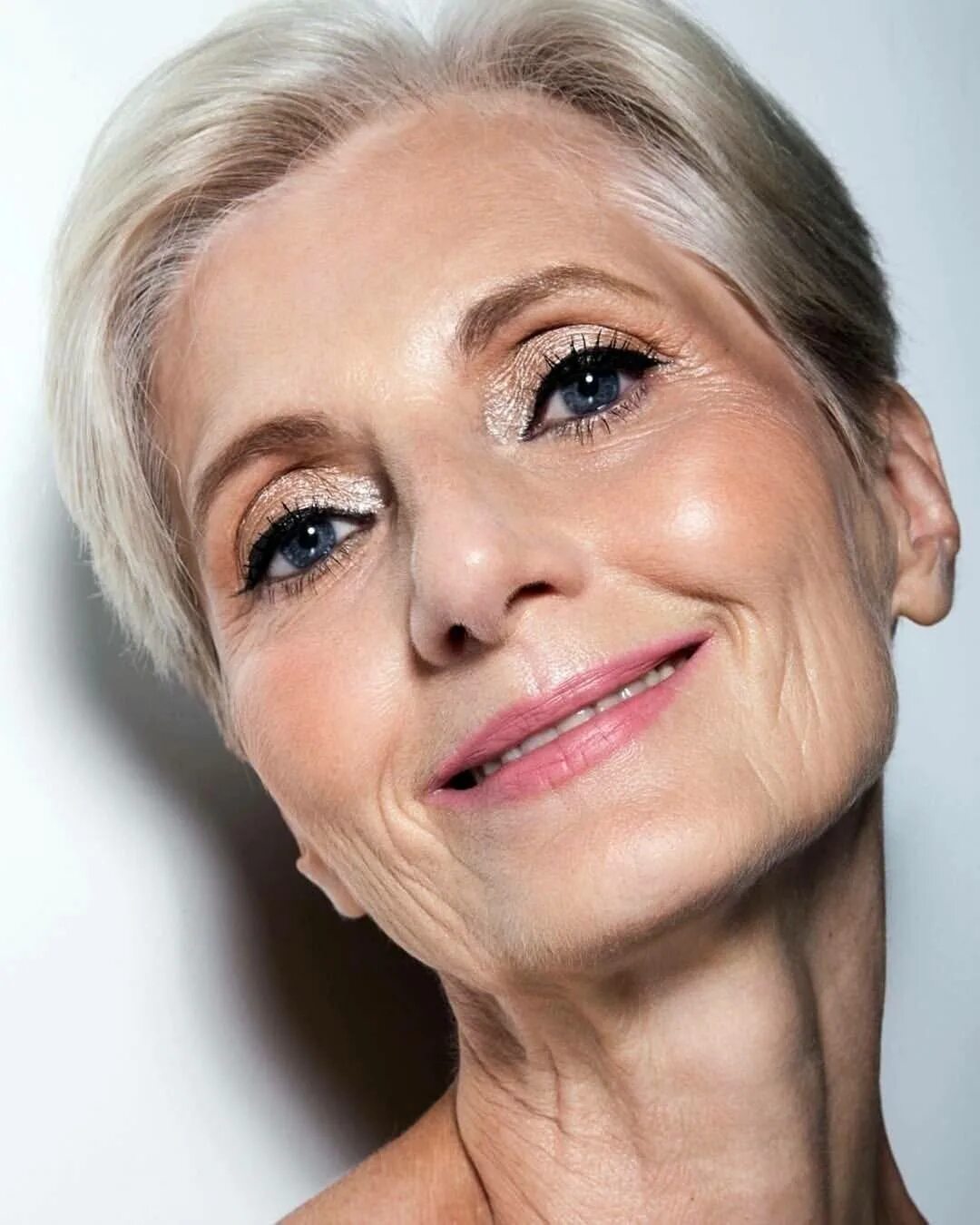 Фото лиц женщин 50 лет. Возрастной макияж. Макияж для пожилых. Макияж 50+. Макияж для пожилых женщин.