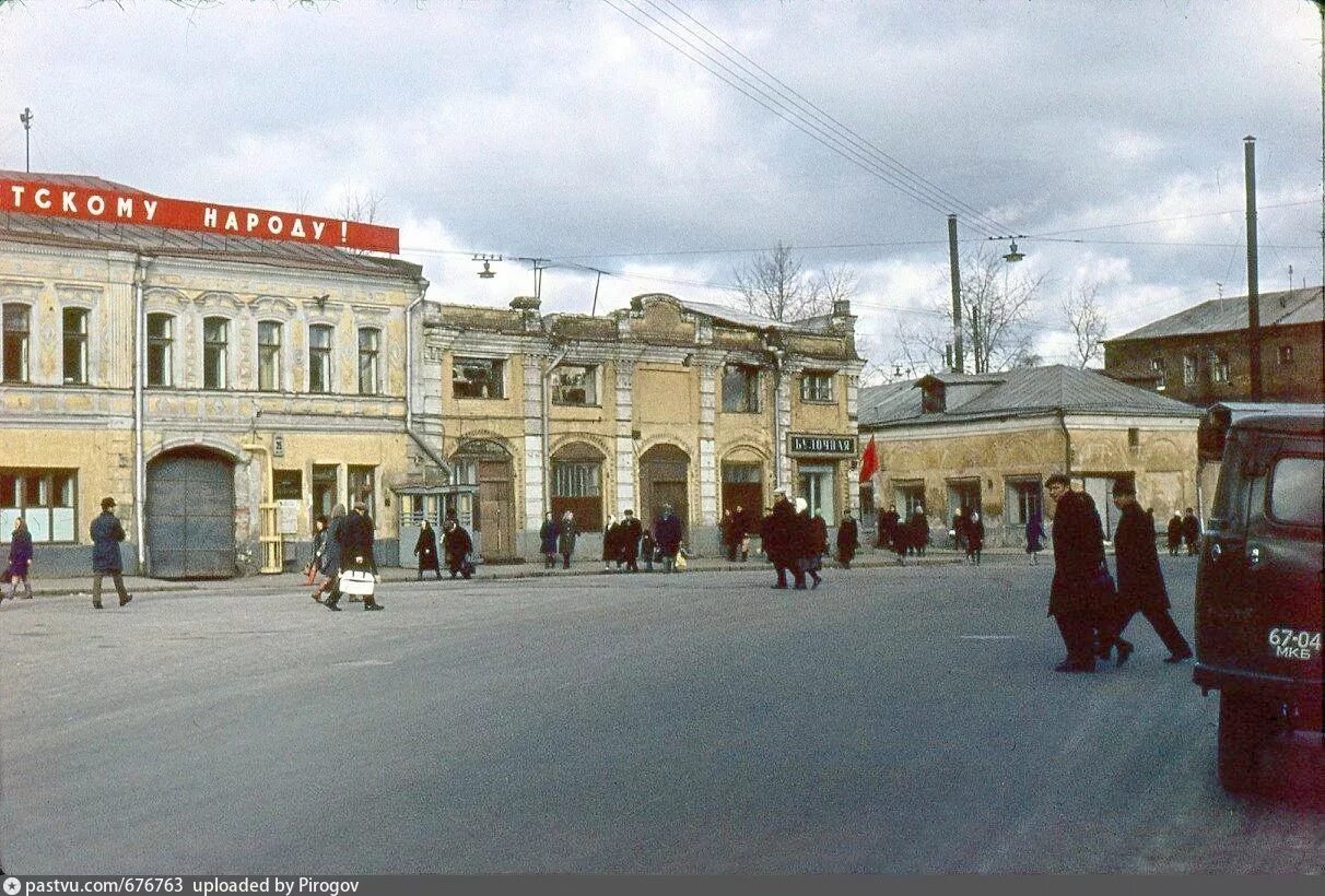 Г энгельс москва. Церковь улица Фридриха Энгельса Москва. Улица Фридриха Энгельса в Москве в 1960-е. Улица Фридриха Энгельса в Иваново. Фридриха Энгельса улица старое Иваново.