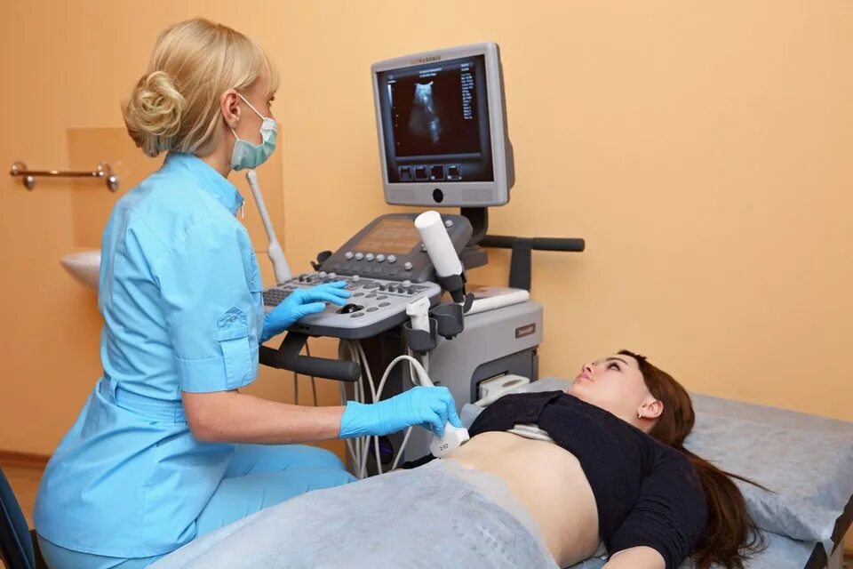 Как проходит прием гастроэнтеролога. Прием гастроэнтеролога. Прием гастроэнтеролога. Пациент гастроэнтерологический. Обследование у гастроэнтеролога.