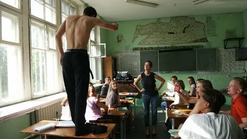 Раздевание в школе