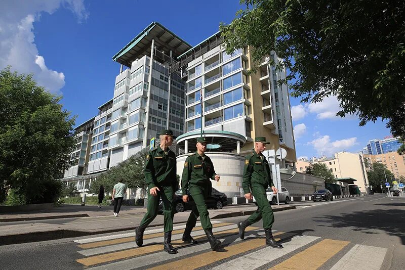 Посольство Великобритании в Москве. Площадь Луганской народной Республики в Москве. Площадь ЛНР В Москве. Посольство ЛНР В Москве.