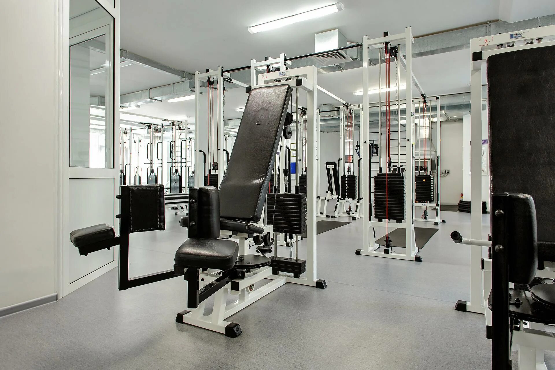 Центр бубновского в казани. Доктор бубновский тренажер. Центр доктора бубновского. Клиника доктора бубновского. Где находится центр бубновского в пскове.