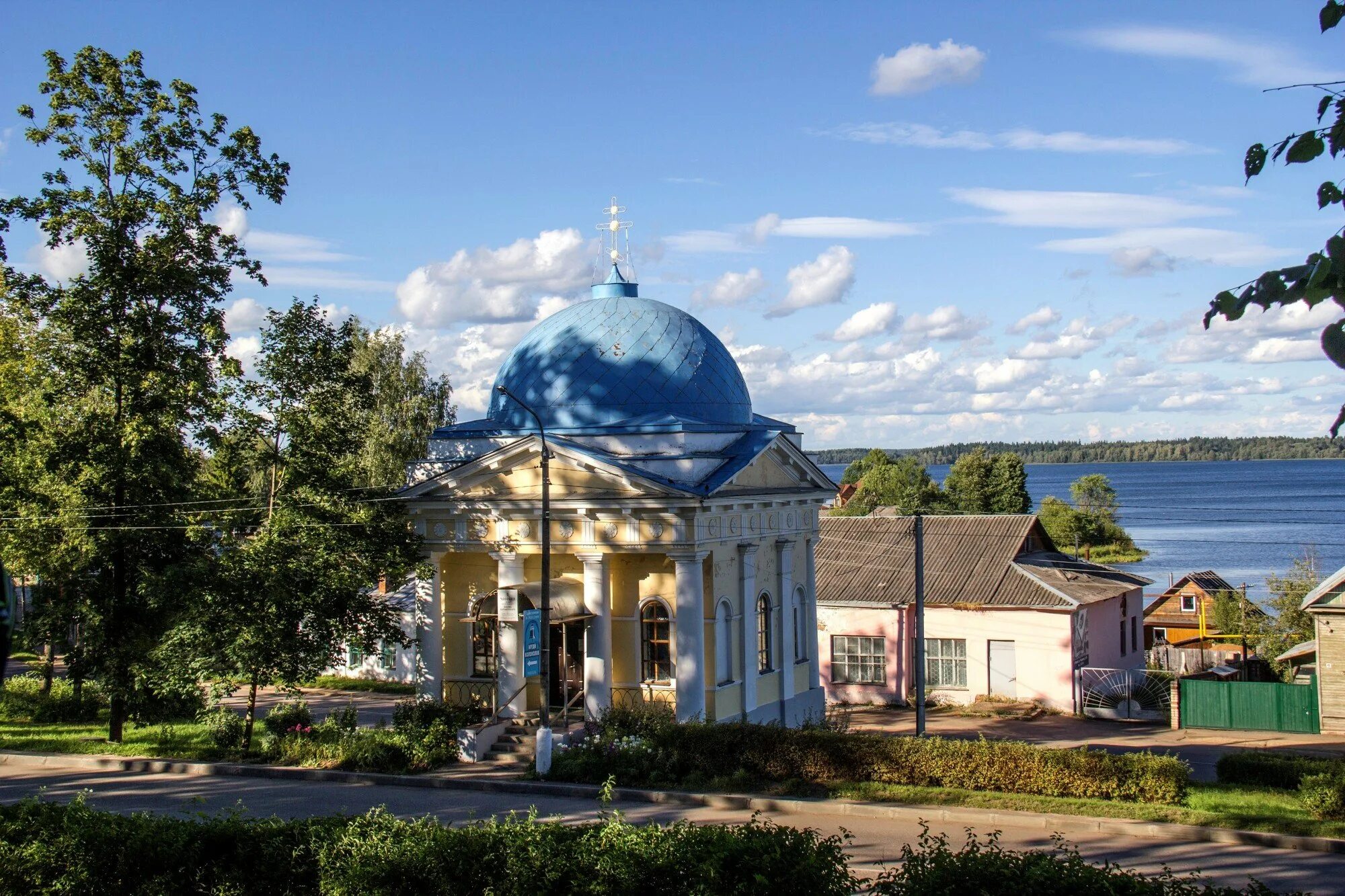 Информация новгородская область. Город Валдай Новгородской области. Центр Валдая Новгородская область. Новгородская область город Валдай центр. Достопримечательности г Валдай Новгородской.