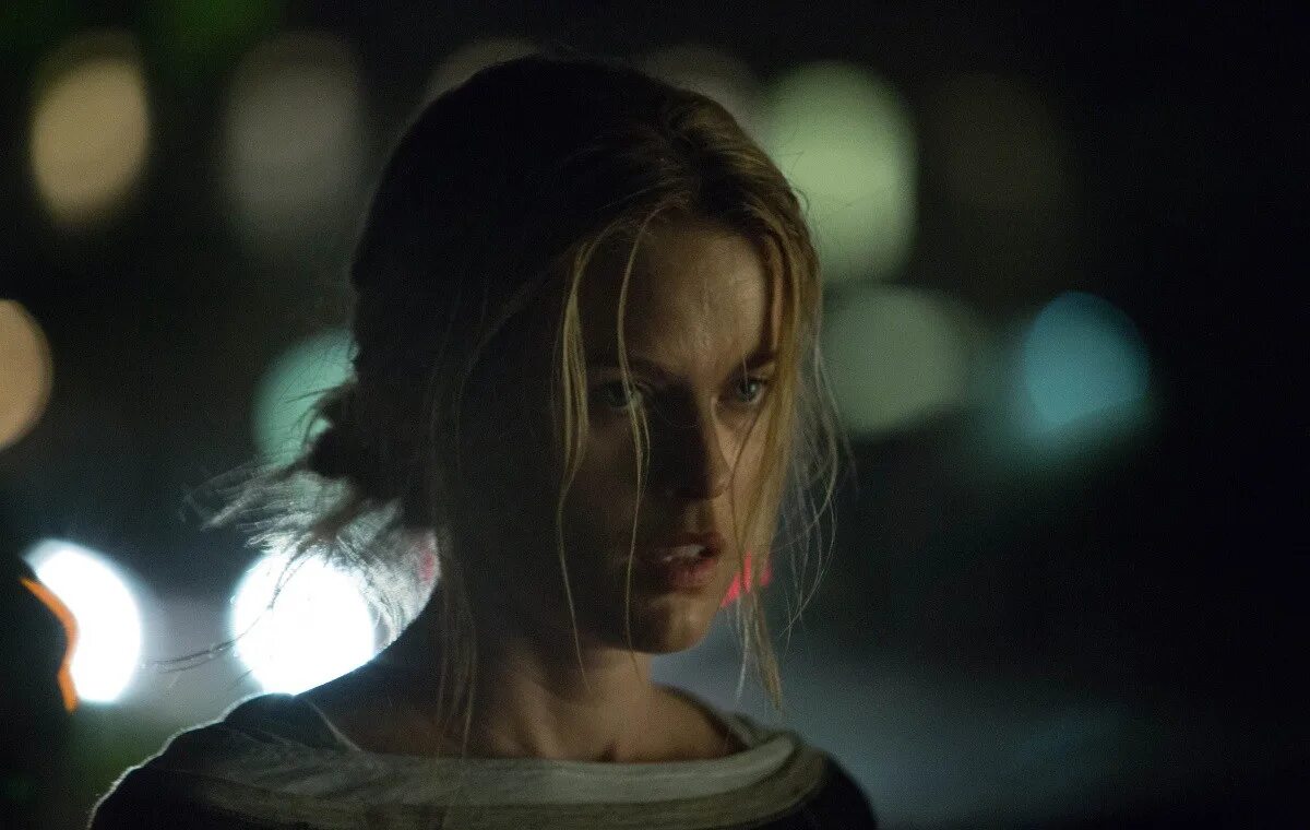 Темнота фильм ужасов люси фрай. Фото на память фильм 2018. Кэтрин уинник развлечение. Невидимый страж 2017. См фильм готика 2003.