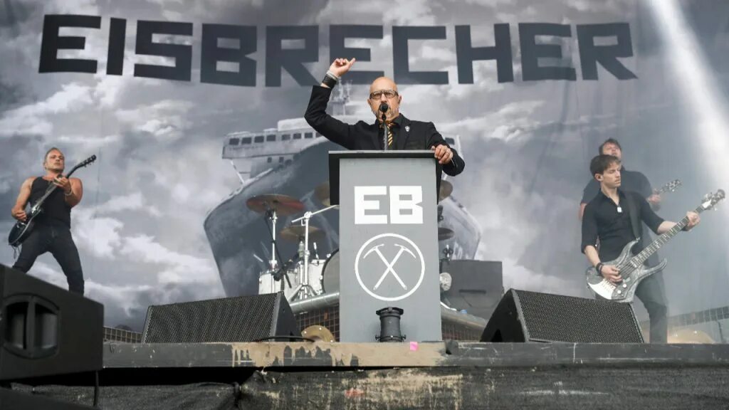 Eisbrecher was ist. Группа Eisbrecher. Eisbrecher участники группы. Eisbrecher 2009. Немецкая рок группа Eisbrecher.