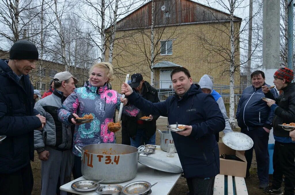 Физико-математический лицей сыктывкар. Третья школа в сыктывкаре. Специальная коррекционная школа интернат 3 сыктывкар официальный. Интернат эжва. Кочпонский интернат.