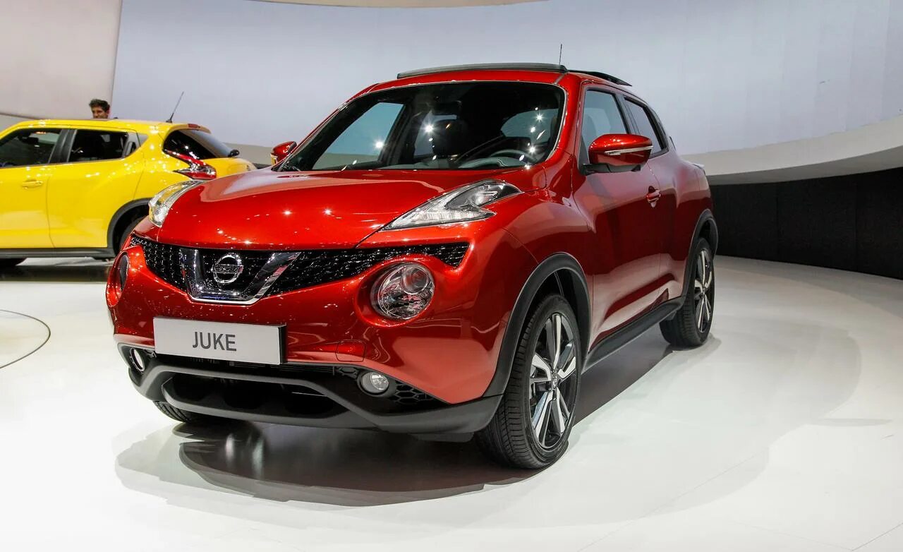 Купить ниссан жук новый. Nissan Juke 2. Ниссан Джук 2 поколения. Ниссан Джук второе поколение. Nissan Juke 2011.