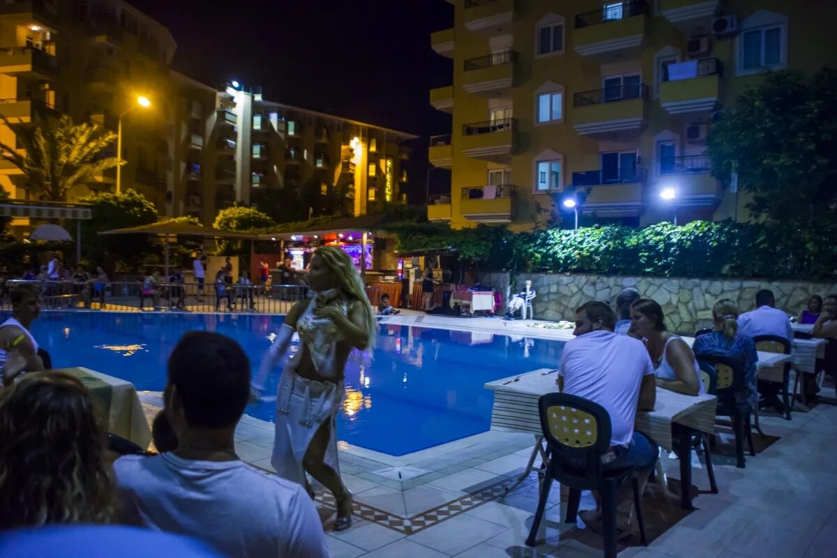 Kleopatra royal palm алания алания-центр. Алания отель роял палм клеопатра. Feria kleopatra royal palm аланья. Kleopatra royal palm hotel 4*. Kleopatra royal palm hotel 4 турция аланья.