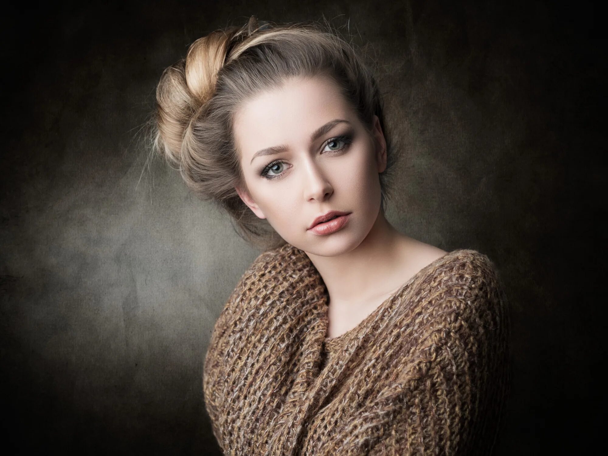 художественный портрет в студии. художественный портрет. кристина арефьева магай. фотопортрет девушки. художественный портрет в студии.