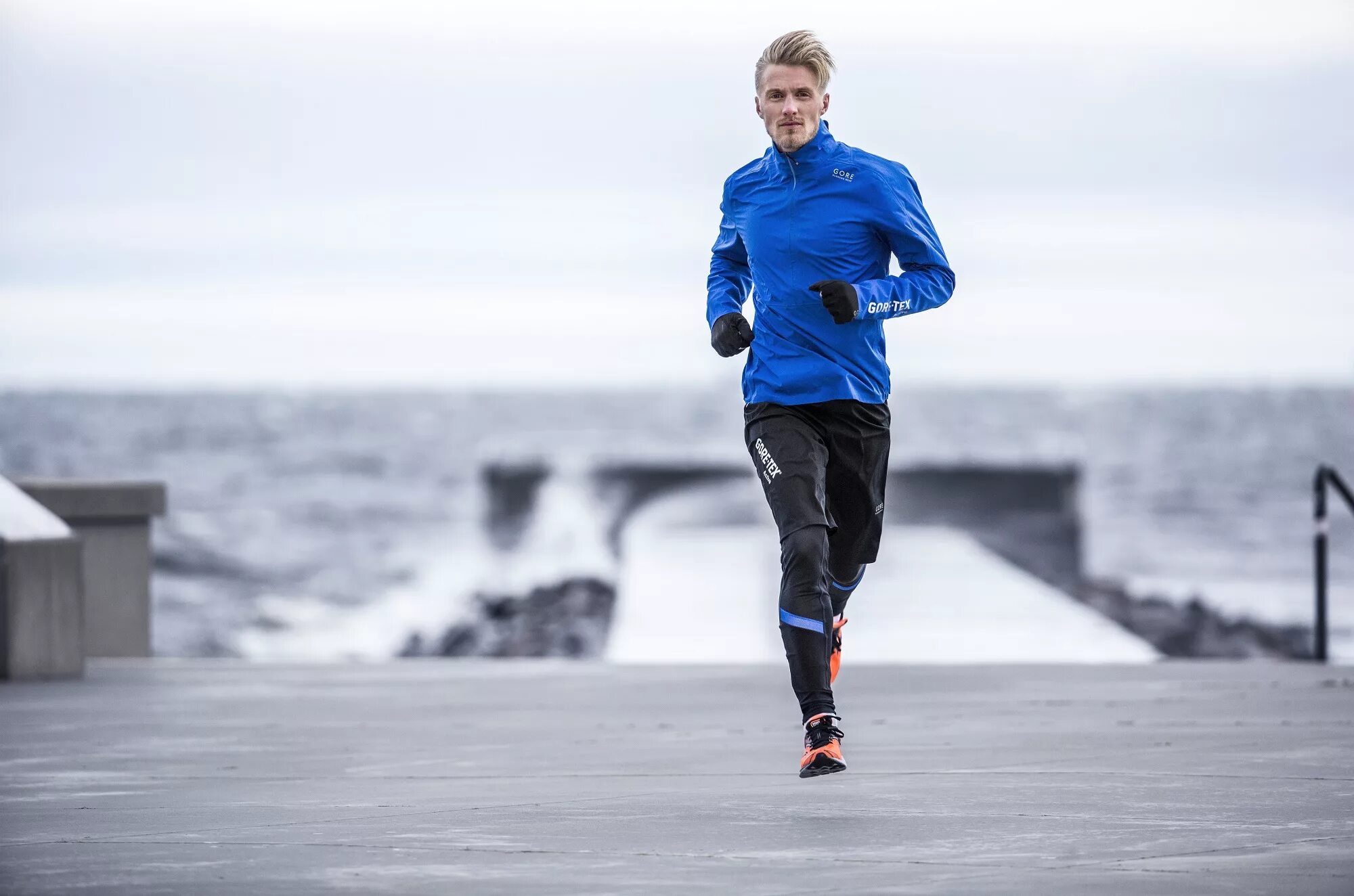 Hi Tech Winter Running Jacket. Run Gore. Run Gore log guy. Skash-Wear. Wear here