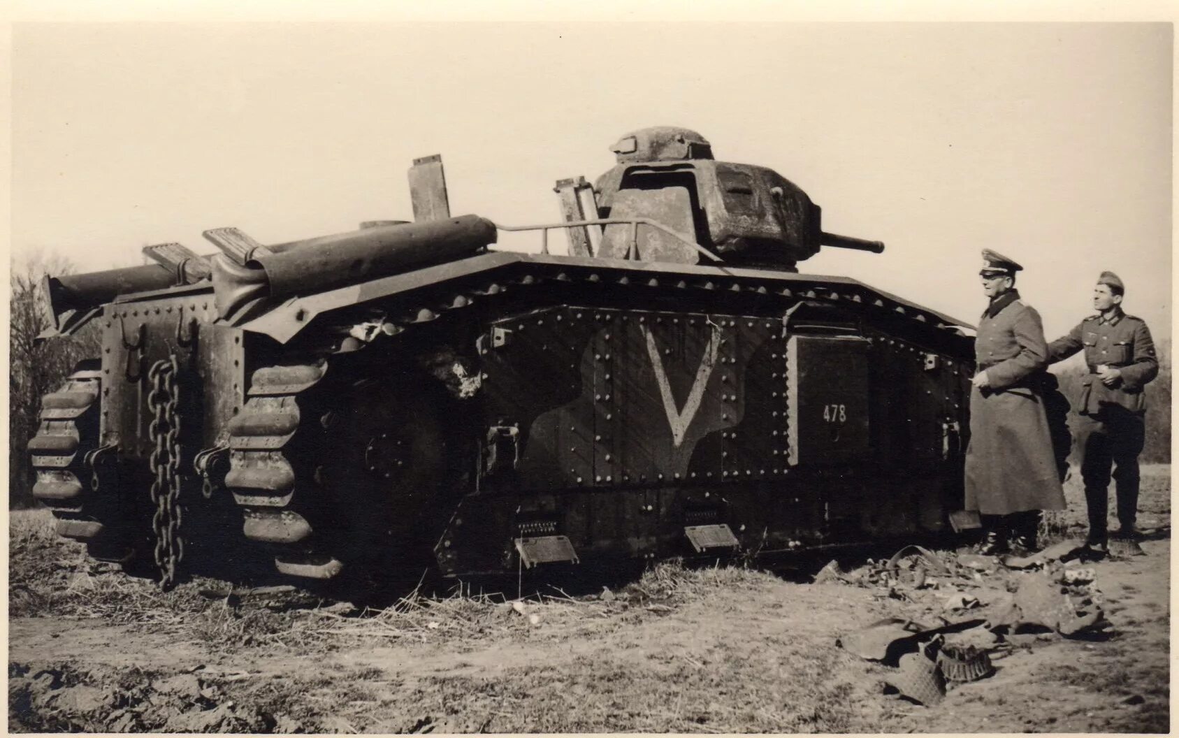 Французский танк Char b1-bis. Французский танк в1 второй мировой войны. Тяжелый французский танк Char b1. Подбитые французские танки 1940. Ss tanks