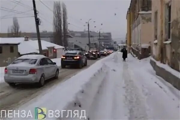 Снег в пензе. Пенза снег. Пробка после снегопада Летошники. Пробка после снегопада Летошники Жуковский районе.