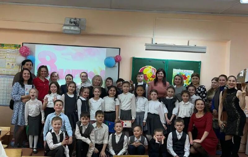 77 школа хабаровск. Пчелкина школа 77 хабаровск. 77 школа хабаровск. Хабаровск школа 77 2004 год. Школа 77 владивосток.