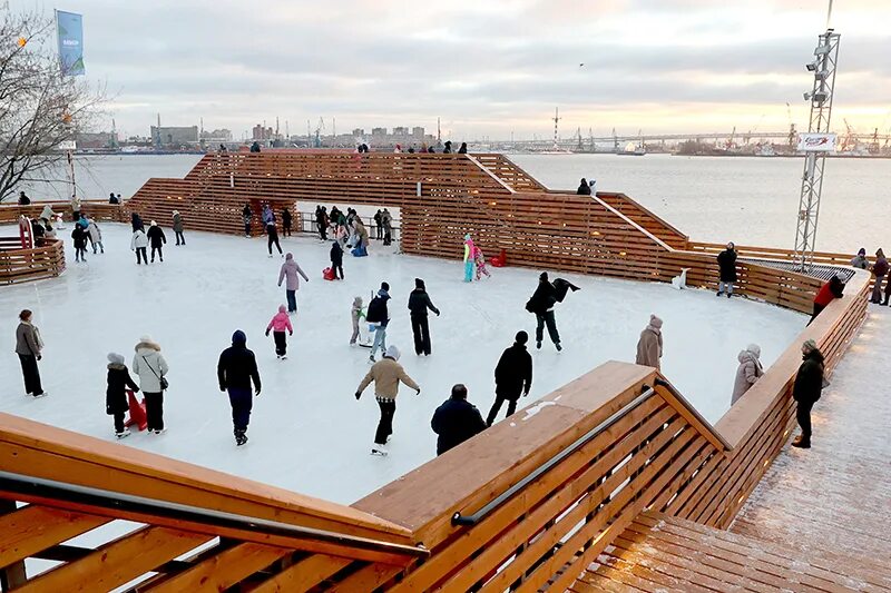 Каток у Зенит арены в Санкт-Петербурге. Каток на финском заливе Санкт-Петербург. Каток Зенит Арена. Каток у финского залива в Питере.