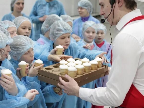 Экскурсия на фабрику мороженого чистая линия в Москве. Москва Сити фабрика мороженого экскурсия. Фабрика чистая линия мороженое Москва Сити. Экскурсия на фабрику мороженого чистая линия в Москве Москва Сити.