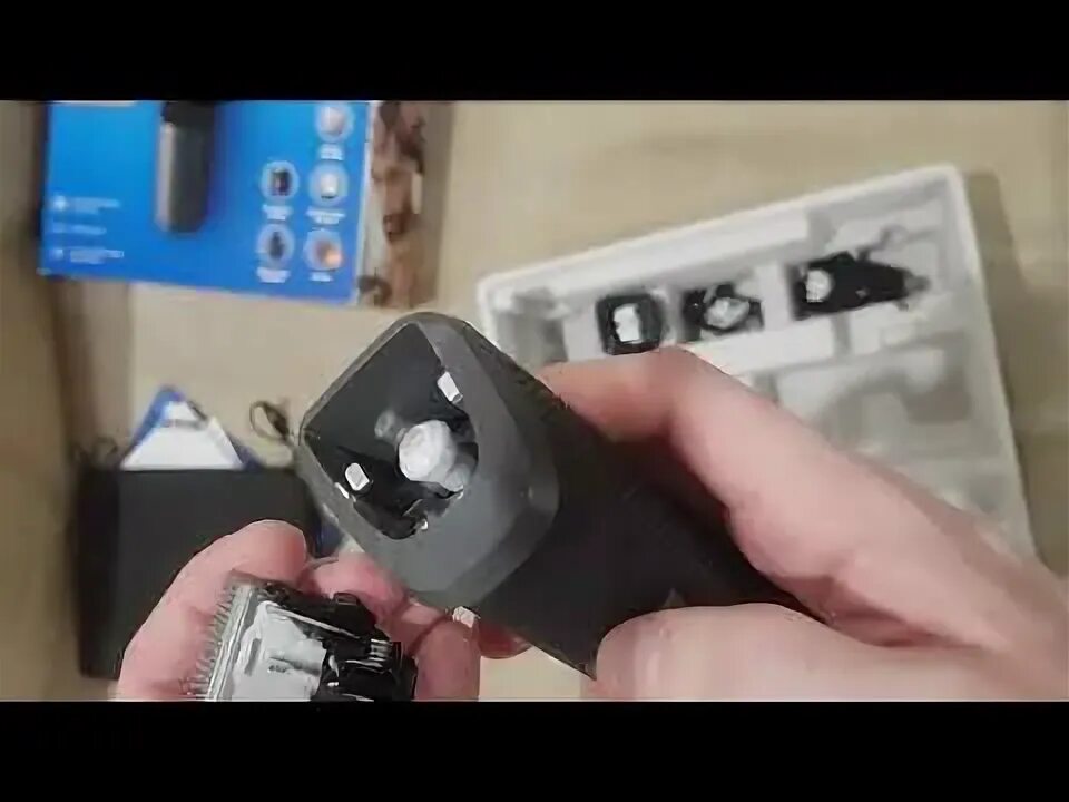 Philips 5000 Series Multigroom Trimmer - Disassembly /Battery Replacement (MG575