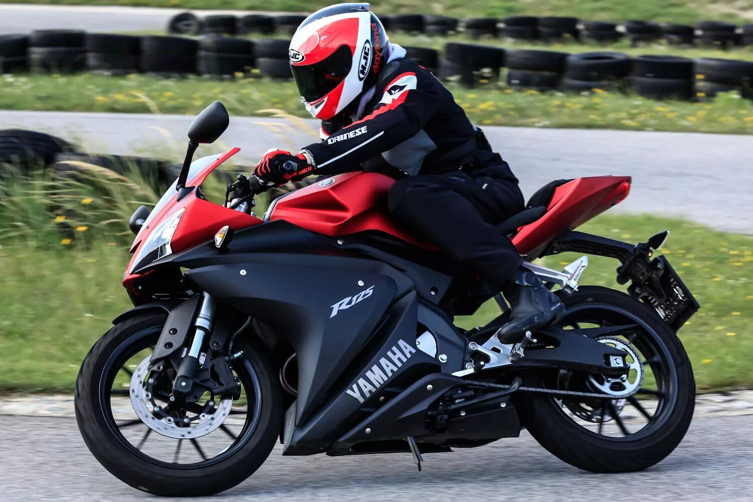 Yamaha yzf r125 максимальная скорость. Yamaha yzf-r125. yamaha yzf 125. yamaha r125 yzf-r125. yamaha yzf-r125 2015.