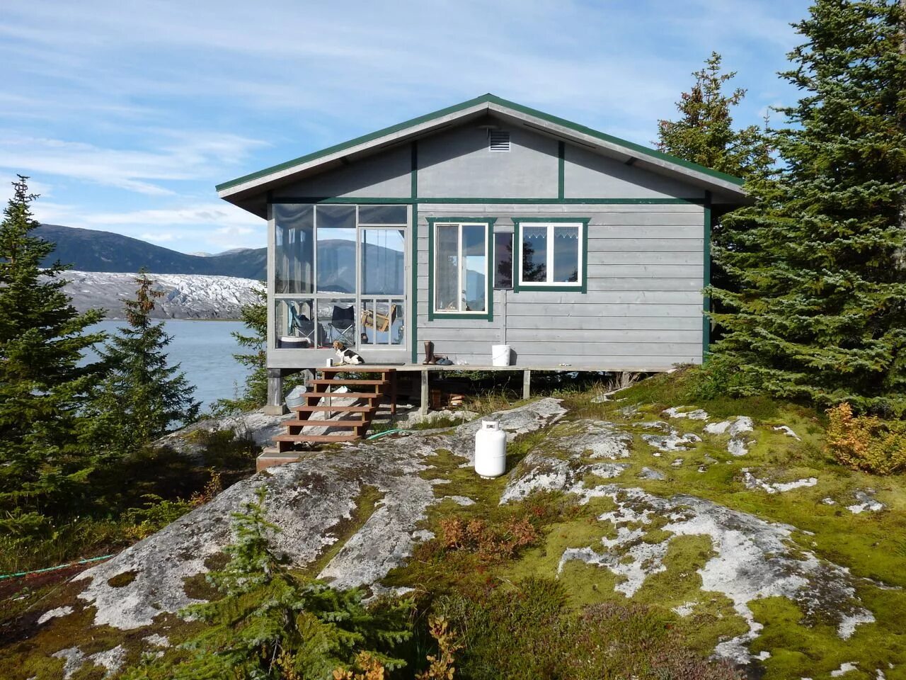 Chinking log homes in Fairbanks, Anchorage, and across Alaska, Northwoods Enterp