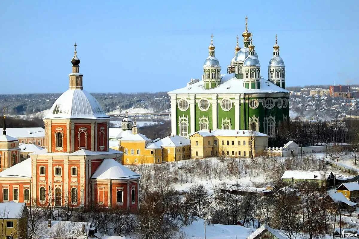 Смоленск плюсы города. 1160 смоленск. Смоленск кремль осенью. Днепр город смоленск. Смоленск смоленский кремль фид с днепрв.