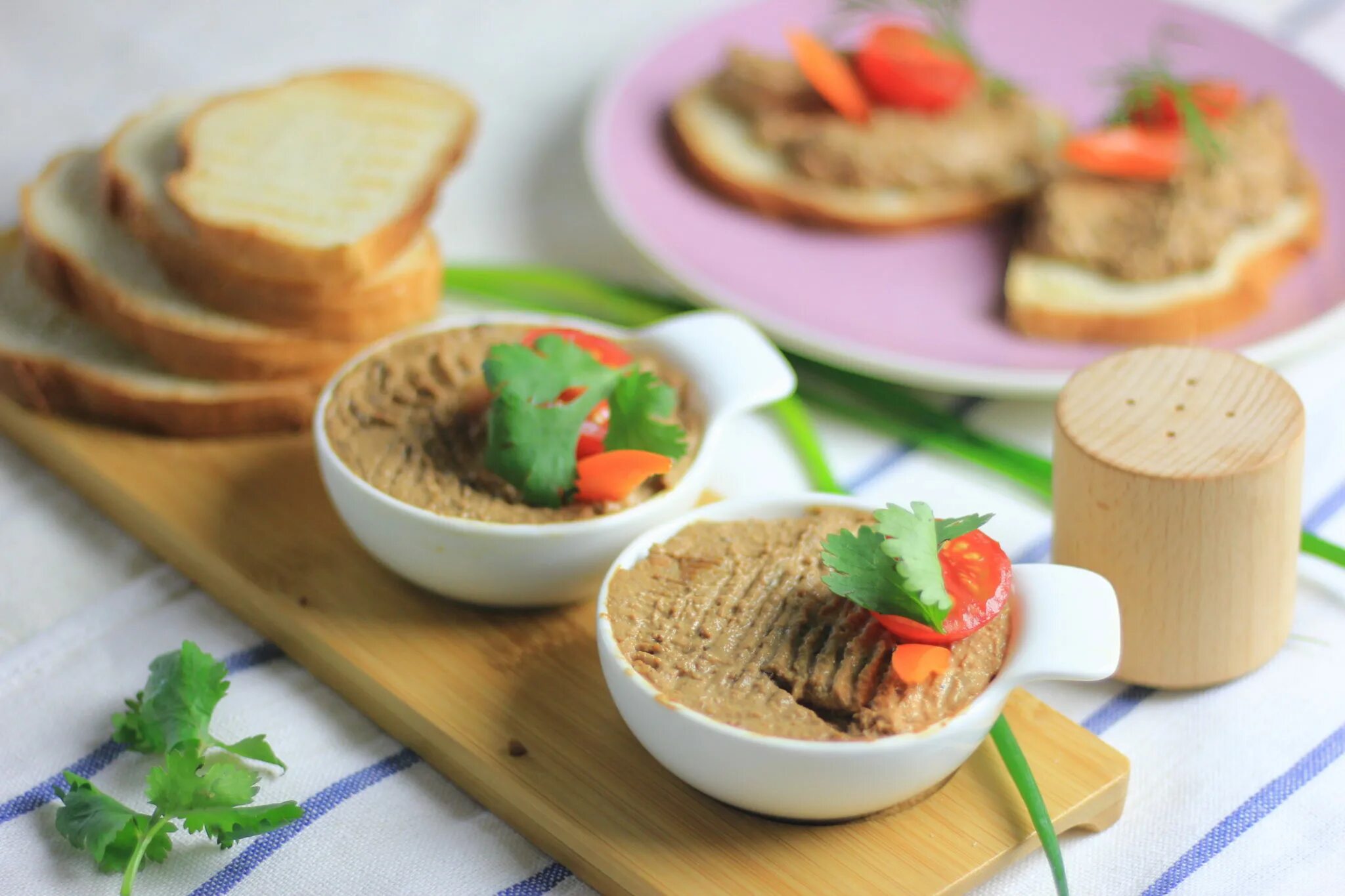 Пошаговый рецепт паштета из куриной печени. Печеночный паштет ,(куриной печени). Паштет из куриной печени. Gаштет из куриной печени. Подача печеночного паштета.