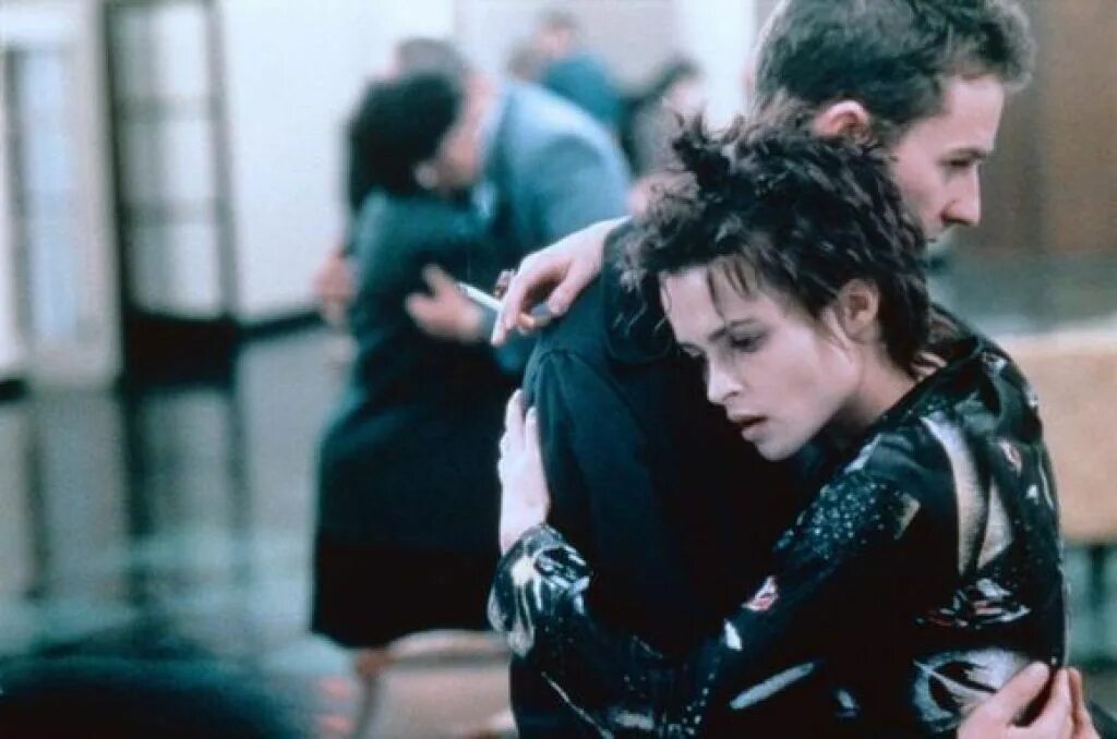 Бойцовский клуб марла и нортон. Louna бойцовский клуб. Холт маккэллани механик бойцовский клуб. Кадр из фильма бойцовский клуб в конце. Бойцовский клуб тайлер киномеханик.