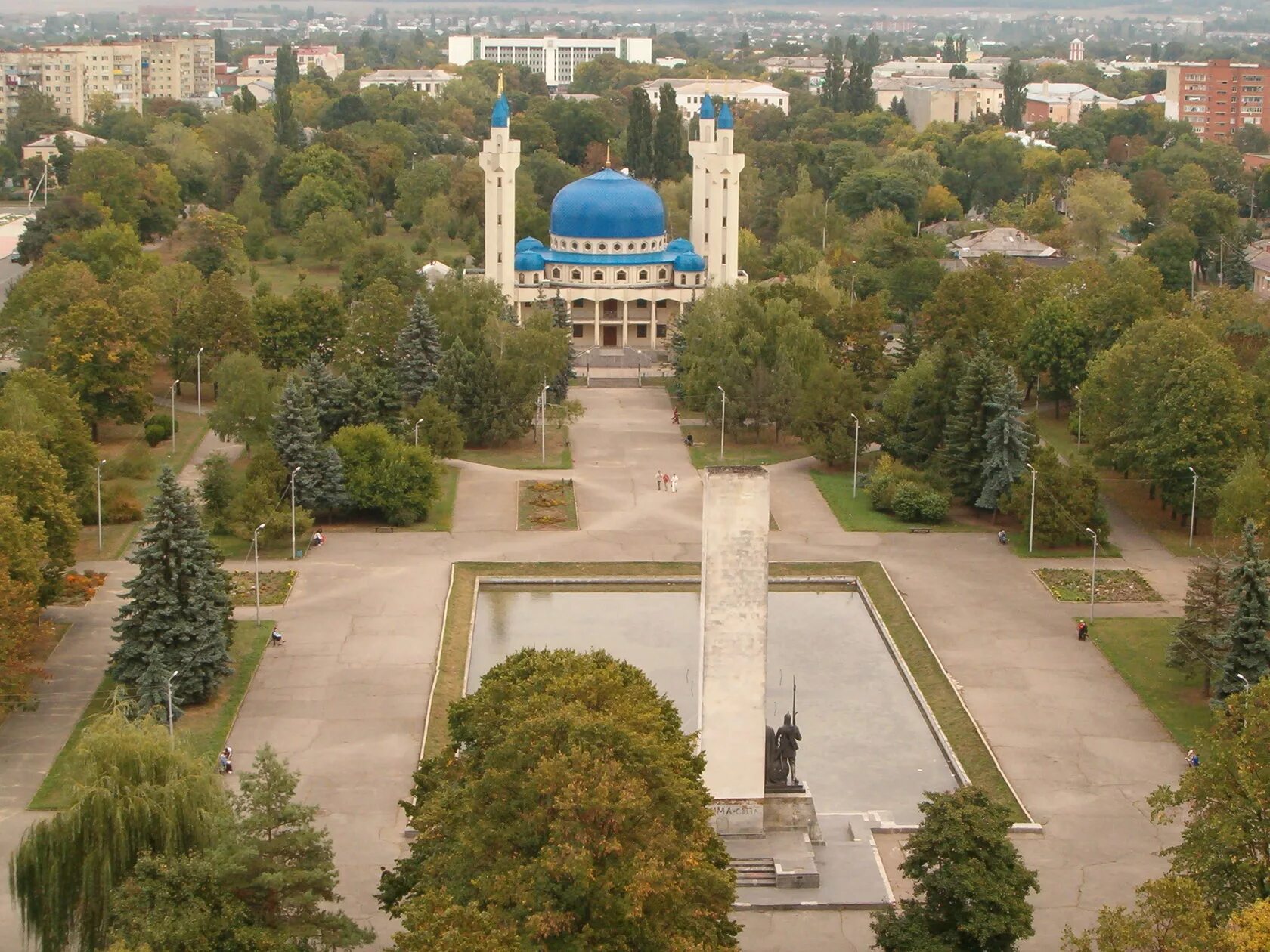 Поездка в майкоп. Площадь дружбы Майкоп. Адыгея Майкоп. Город Майкоп Республика Адыгея. Майкоп мечеть парк.