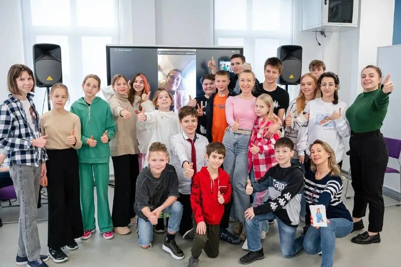 Журналистика и медиа сириус 2023. Лицей сириус. Сириус центр для одарённых детей. Эрнест мацкявичюс интервью путин. Эрнест мацкявичюс.