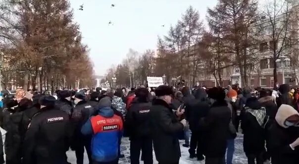 Кемерово митинг. 23.01.2021 Митинг Кемерово. Протесты в Кемерово. Стихийный митинг в Кемерово. Кемерово митинг на бульваре Строителей.