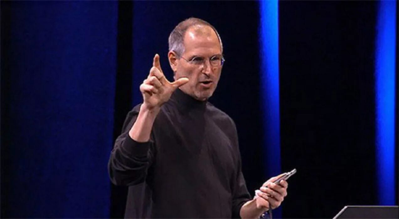Steve jobs introduces iphone in 2007 speech