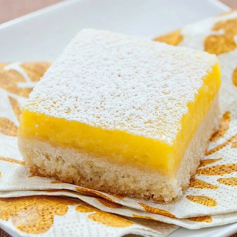 Лимонные квадратики (Lemon Squares). Пирожные лимонные квадратики. Бисквитные лимонные пирожные. Пирожное с лимонной цедрой. Рецепты квадратики