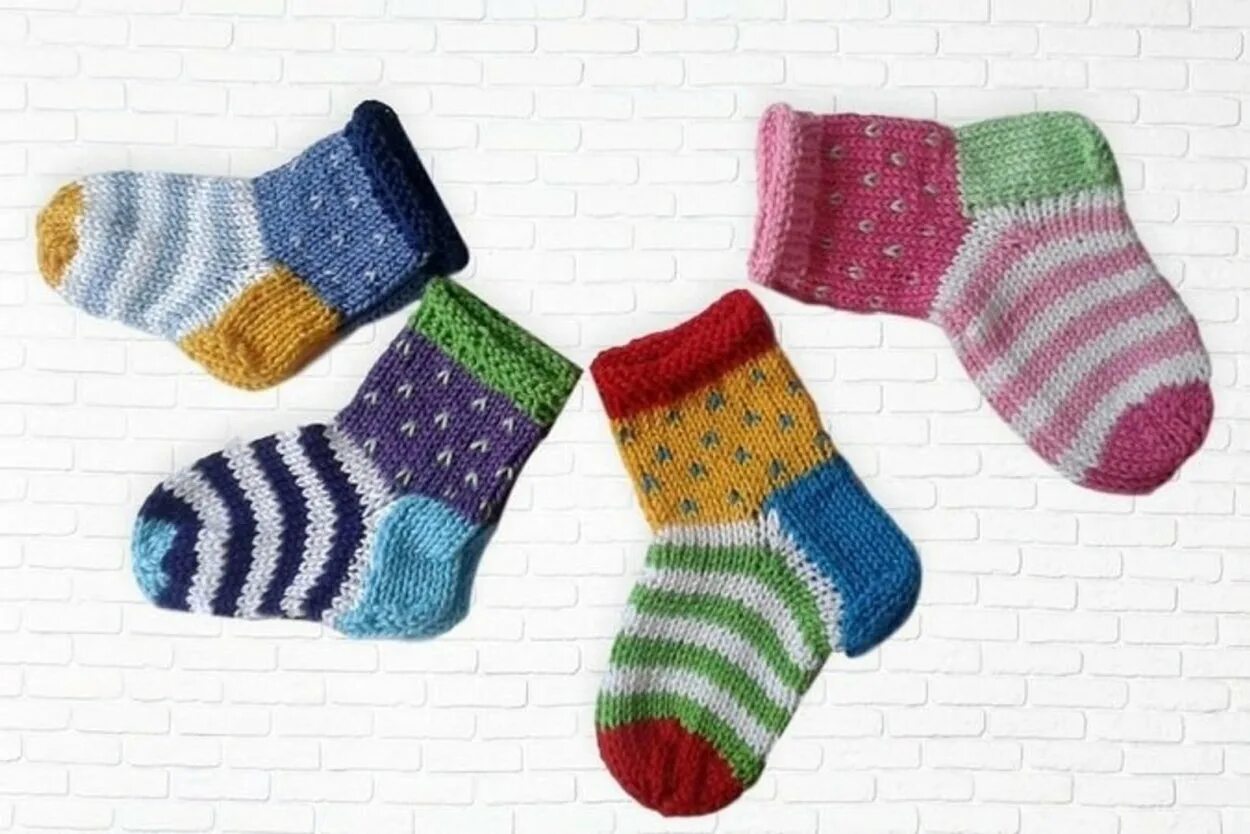 Носки детские. Носки с орнаментом. Вязаные носки. Вязаные носки для детей. Носочках ребенок связать