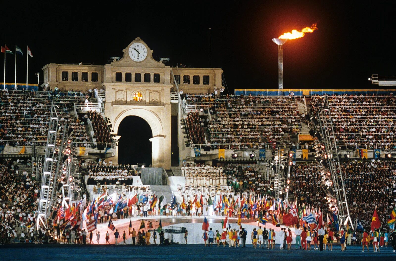 Испания летние олимпийские игры. ОИ В Барселоне 1992. 1992г. Олимпийские игры в Барселоне. Церемония открытия олимпиады в Барселоне 1992.